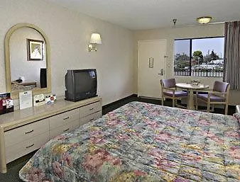 Howard Johnson Express Inn Stanton